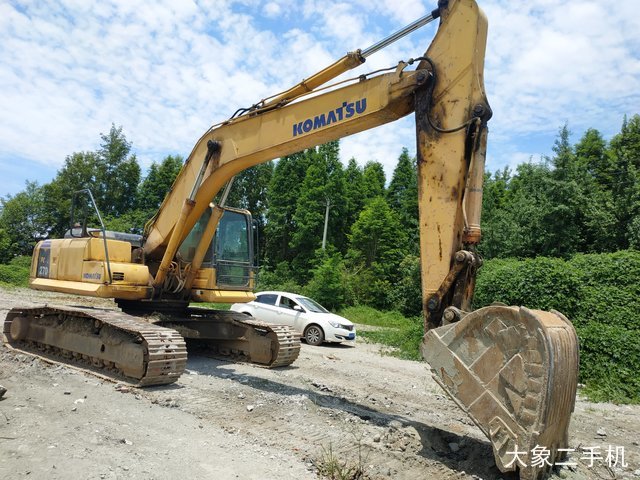 小松 PC240LC-8 挖掘机