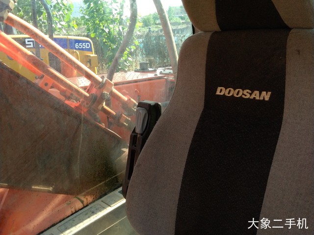 斗山 DX260LC 挖掘机