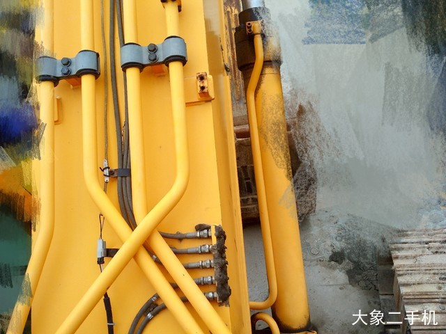 现代 R305LC-7 挖掘机