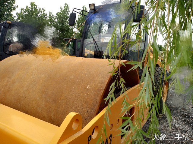 龙工 LG523A6 压路机