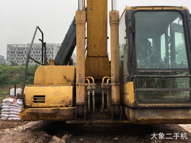 小松 PC240LC-8 挖掘机