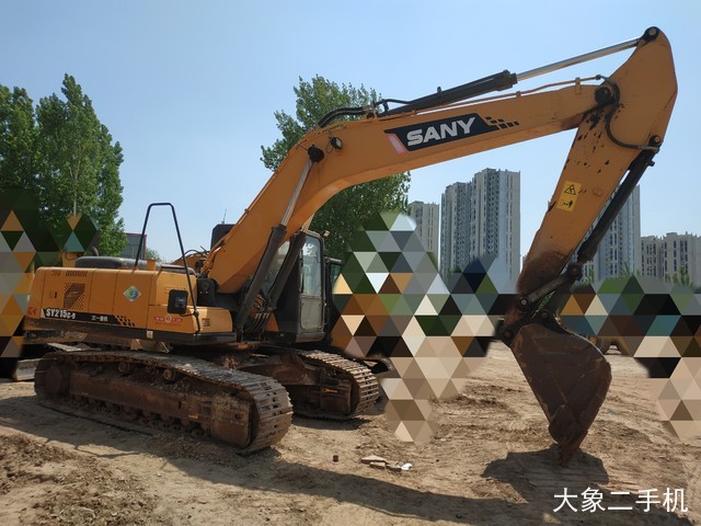 三一重工 SY215C 挖掘机