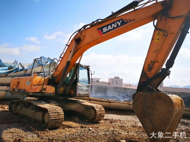 三一重工 SY235C-9 挖掘机