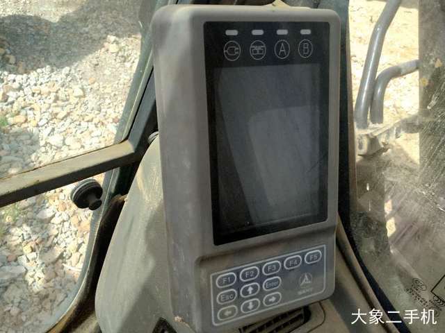 三一重工 SY235C-8 挖掘机