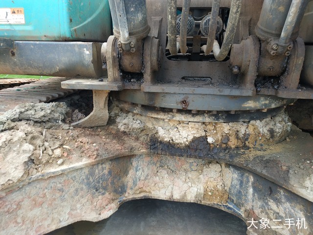 神钢 SK270D-8 挖掘机