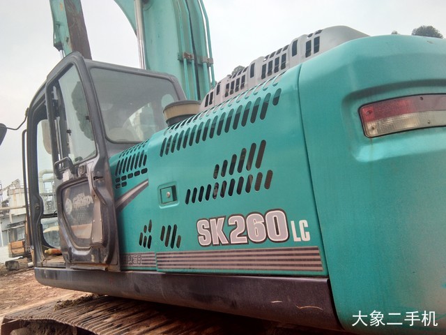 神钢 SK260LC-8 挖掘机