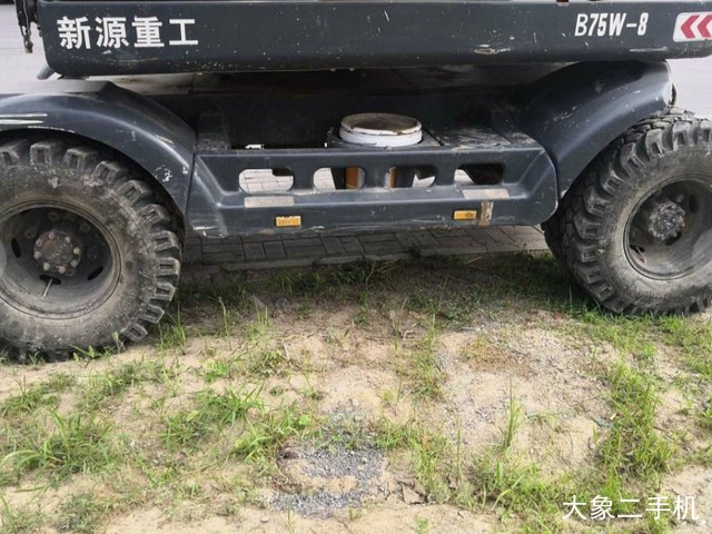 新源 XYB75W-8 挖掘机
