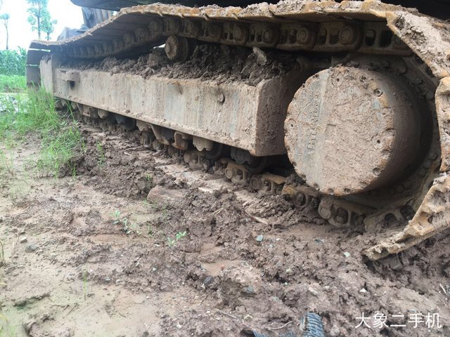 现代 R225LC-9T 挖掘机