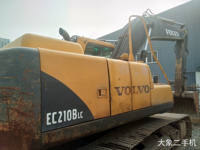 沃尔沃 EC210B 挖掘机