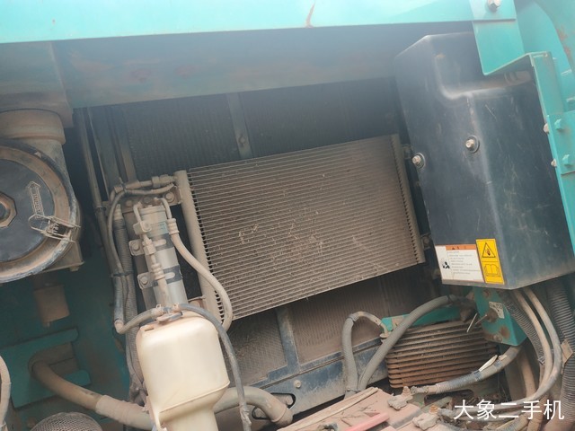 神钢 SK130 挖掘机