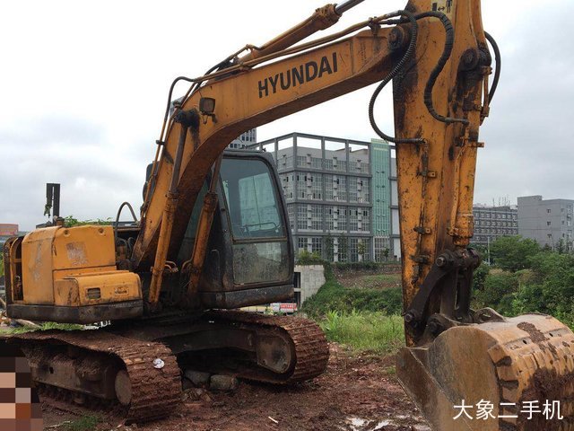 现代 R110-7 挖掘机