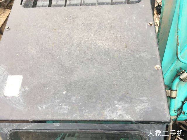神钢 SK270D-8 挖掘机