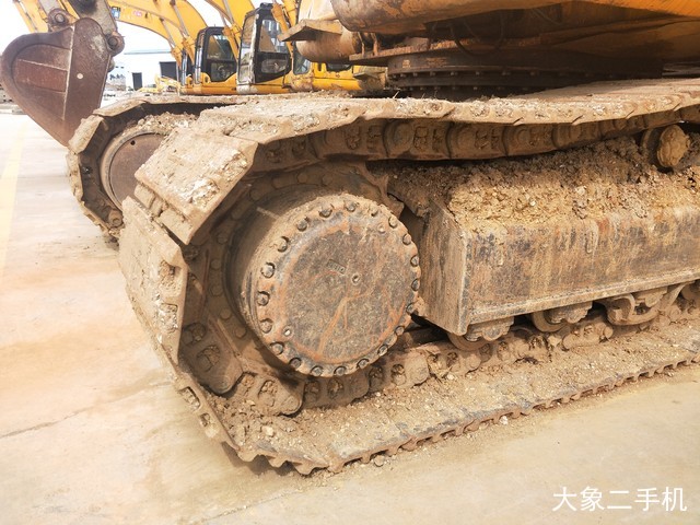 龙工 LG6235 挖掘机