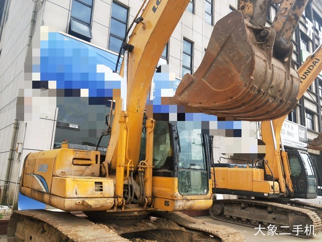 龙工 LG6235 挖掘机
