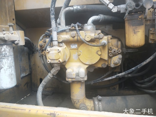 卡特彼勒 323DL 挖掘机