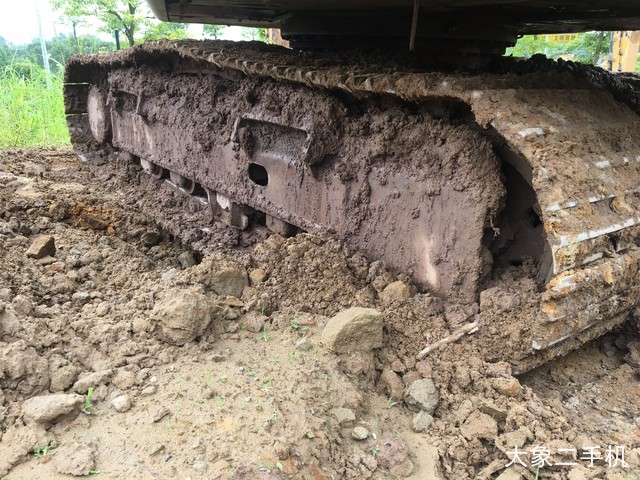 山东临工 LG6135E 挖掘机