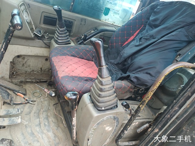 现代 R60-7 挖掘机