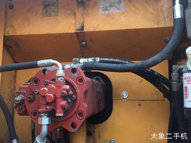 现代 R215-9 挖掘机