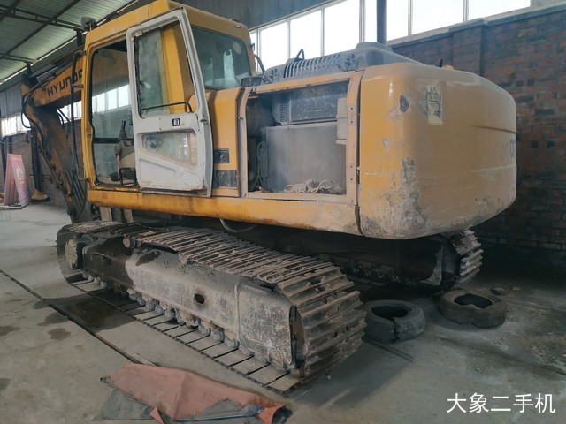 现代 R225LC-7 挖掘机