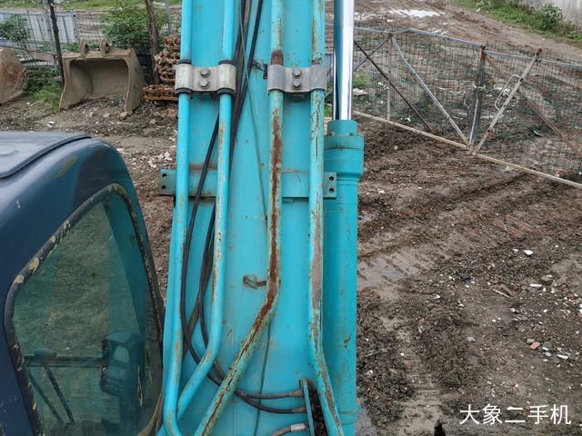 神钢 SK210LC-8 挖掘机