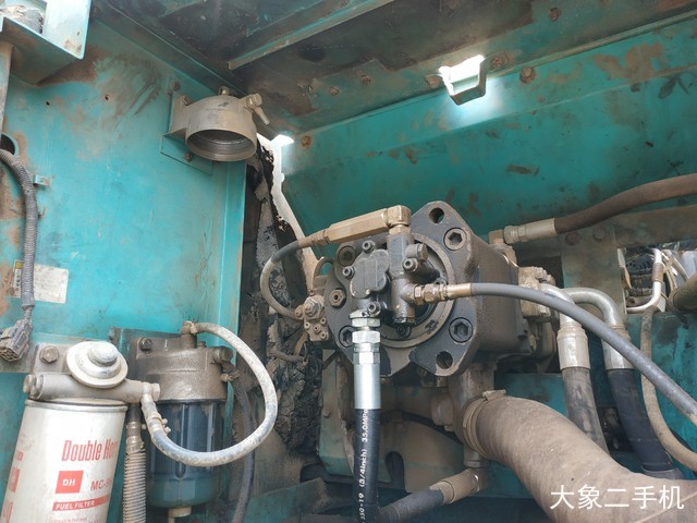 神钢 SK260LC-8 挖掘机