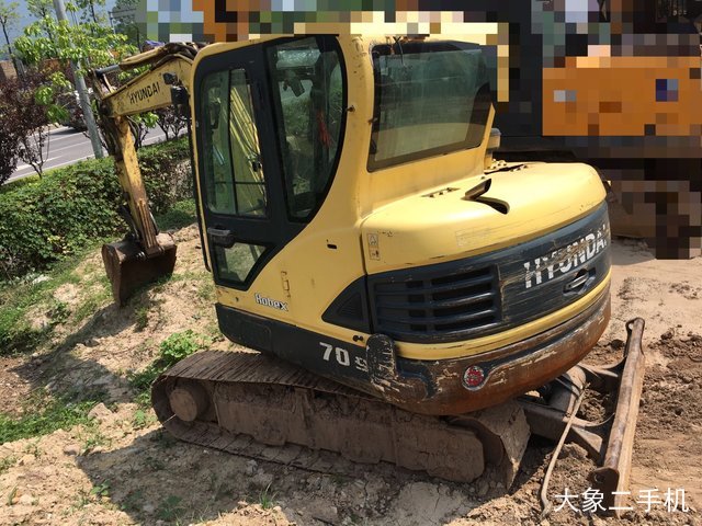 现代 R60-9 挖掘机