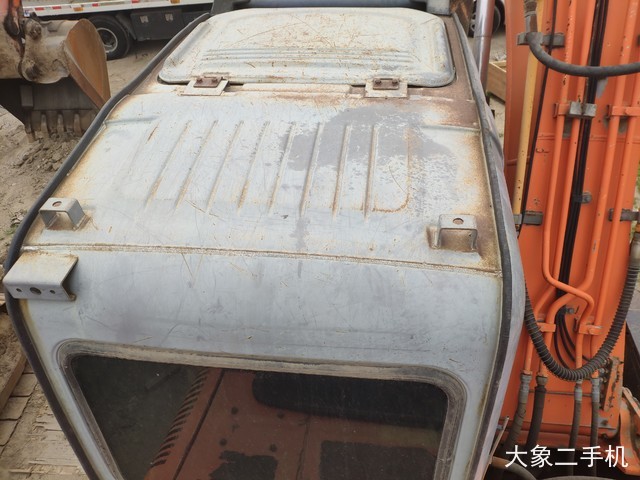 日立 ZX130W 挖掘机