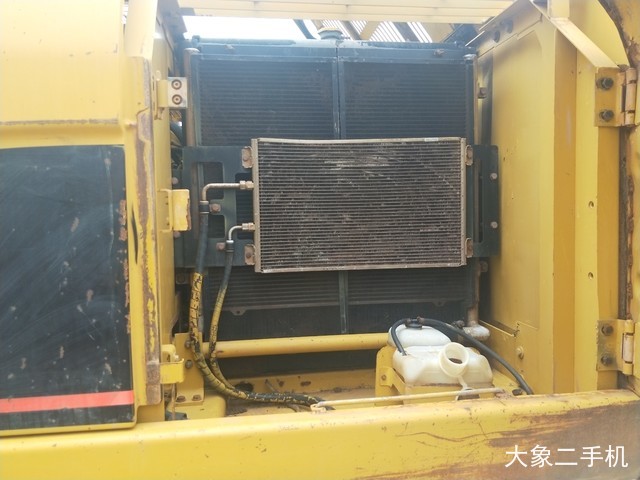 卡特彼勒 320C 挖掘机