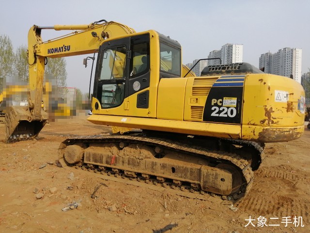 小松 PC220LC-8 挖掘机