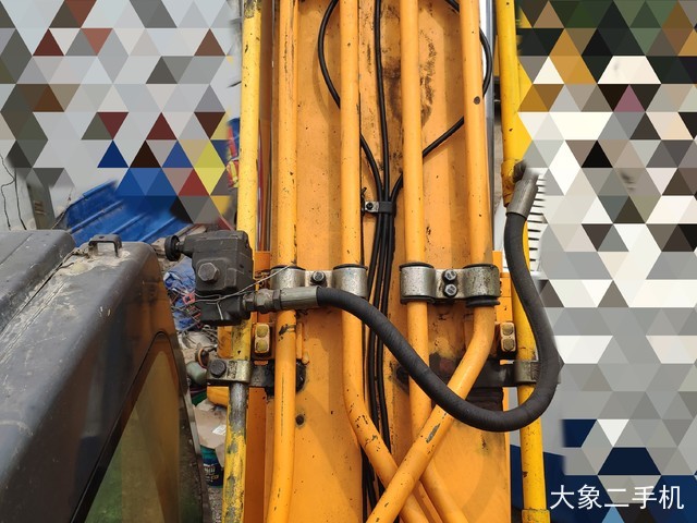 现代 R225LC-7 挖掘机