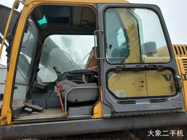 沃尔沃 EC210BLC 挖掘机