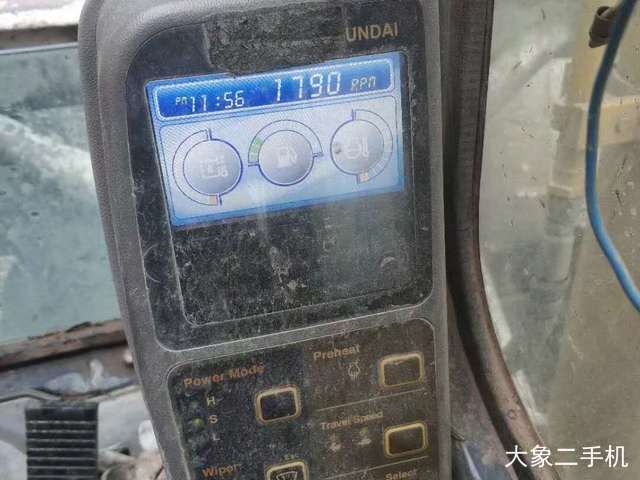 现代 R80-7 挖掘机