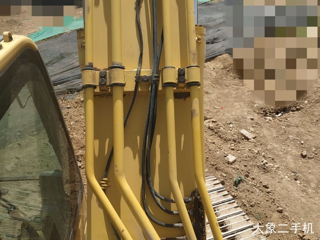 小松 PC200-8 挖掘机