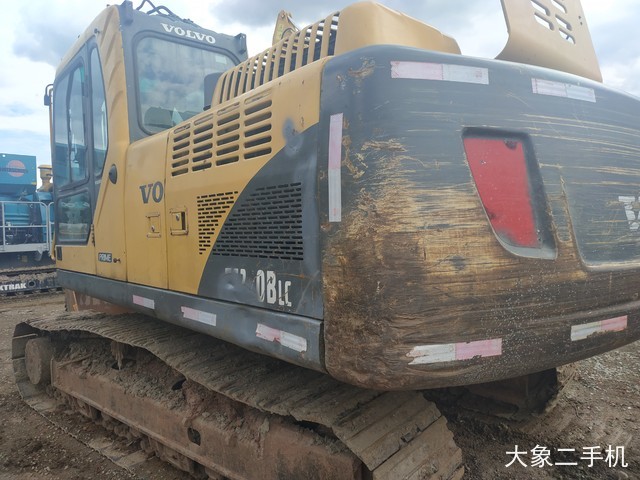 沃尔沃 EC210B 挖掘机