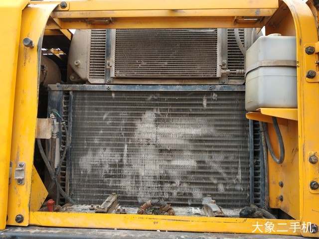 现代 R225LC-7 挖掘机