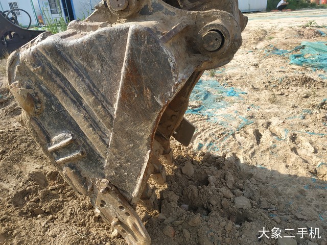 山东临工 LG6135E 挖掘机