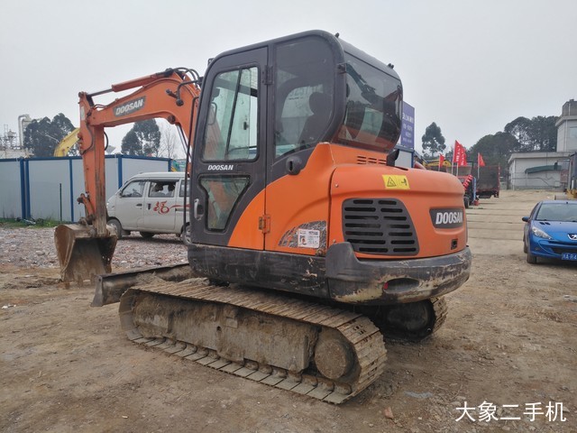斗山 DX60 挖掘机