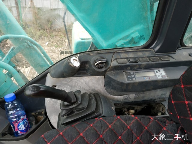 神钢 SK260LC-8 挖掘机