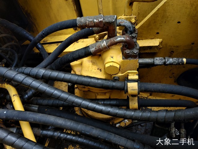 小松 PC240LC-8 挖掘机