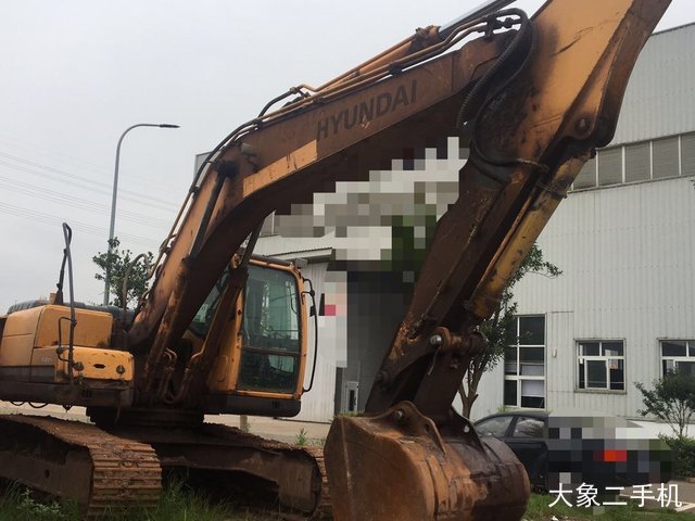 现代 R225LC-9T 挖掘机