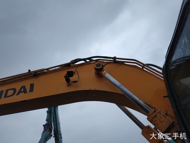 现代 R150W-7 挖掘机