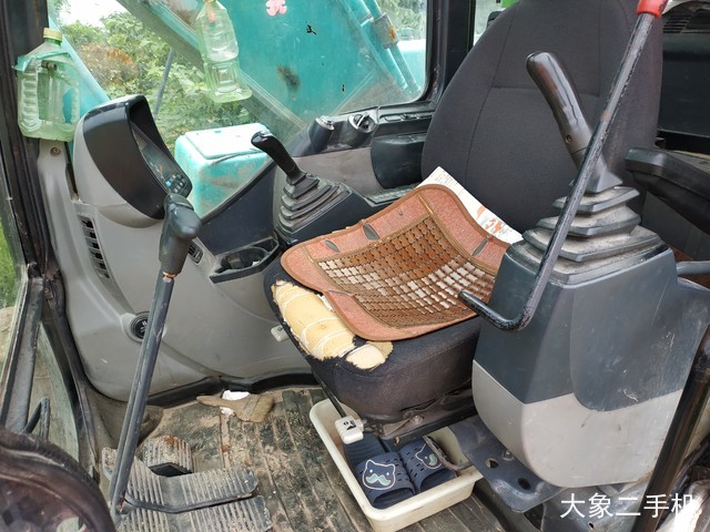 神钢 SK260LC-8 挖掘机