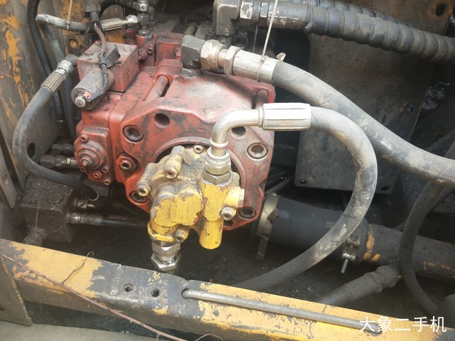 现代 R150LC-7 挖掘机