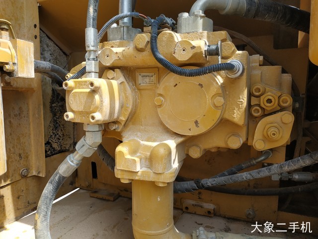 卡特彼勒 323DL 挖掘机