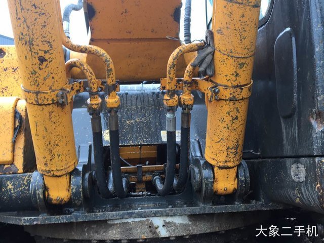 现代 R305LC-7 挖掘机