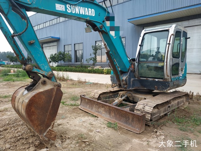 神钢 SK75-8 挖掘机