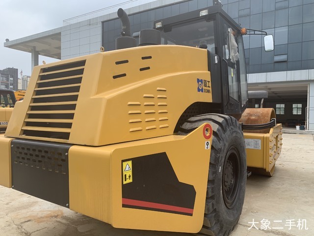 厦工 XG6122H 压路机