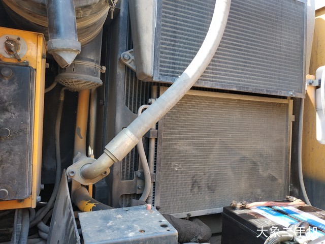 现代 R150LC-9 挖掘机
