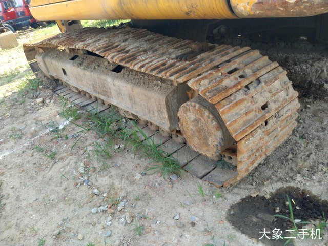 徐工 XE260C 挖掘机