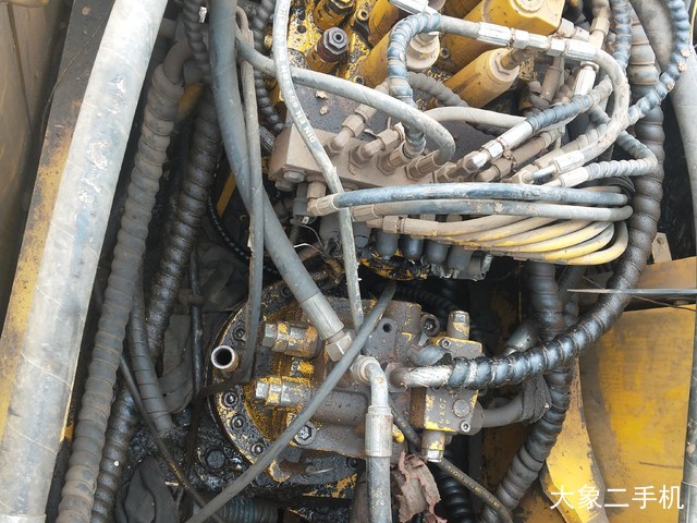 三一重工 SY215C-8 挖掘机